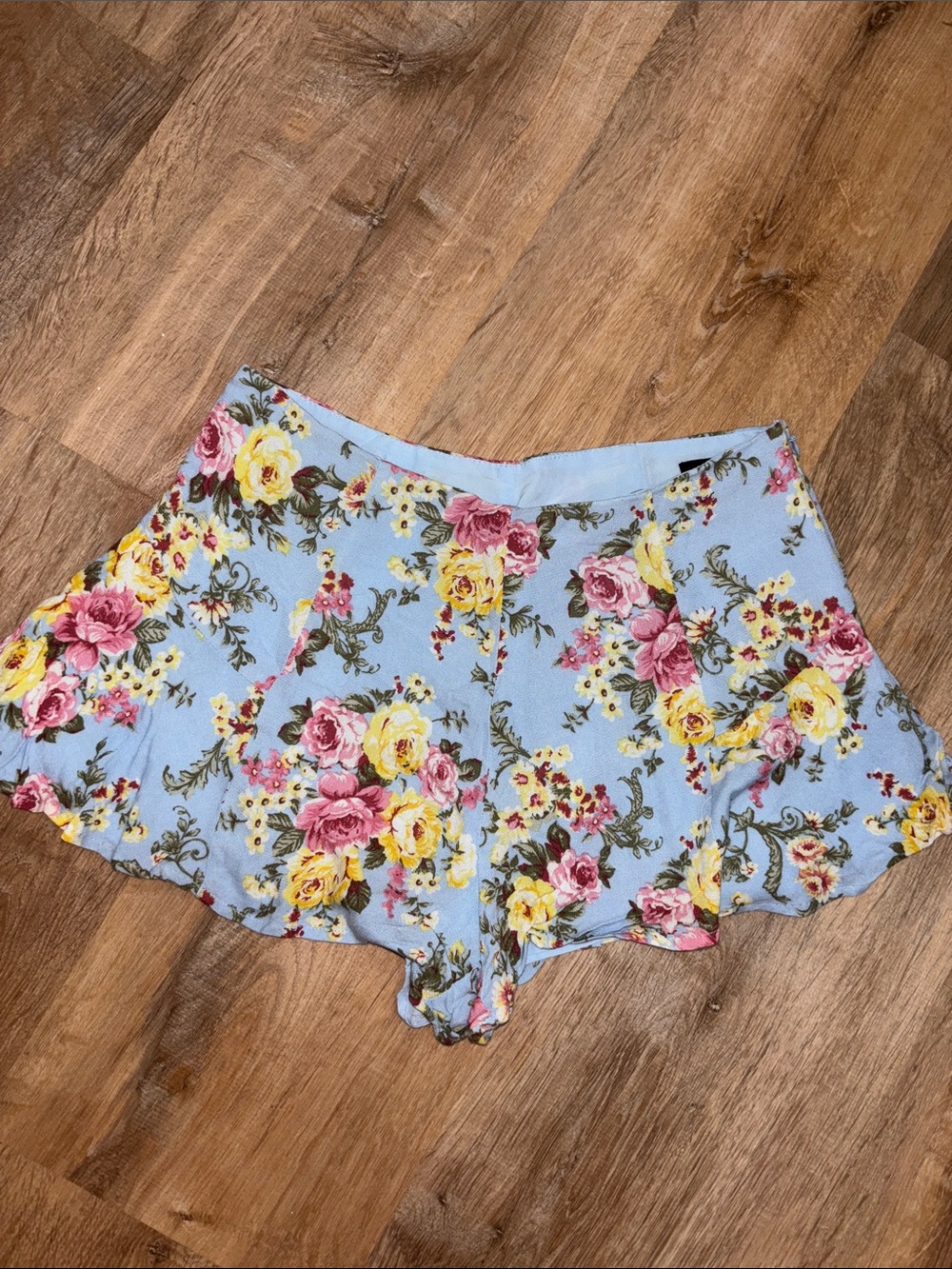 Blue Floral Print Flounce Shorts Size Medium